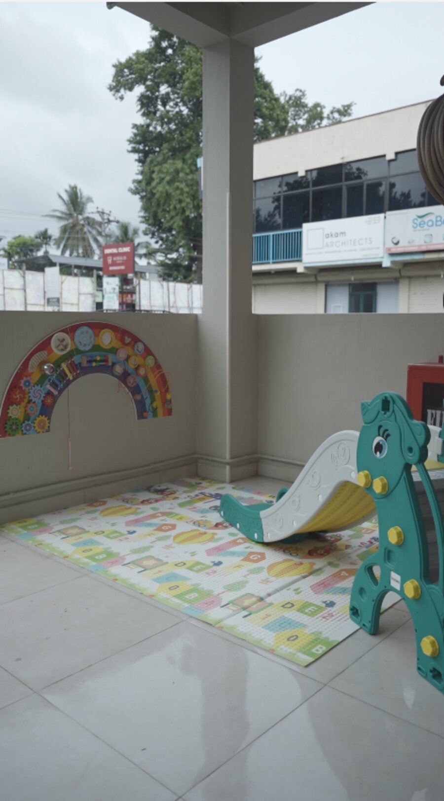 The children's play corner at Auralis Denta